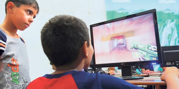 Çocuklarınızı 'onlara' teslim etmeyin!