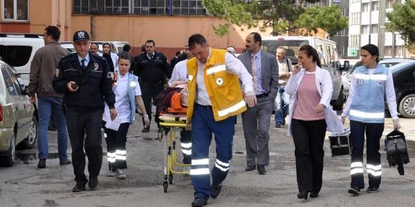 Dersleri kötü olan öğrenci okulda intihara kalkıştı