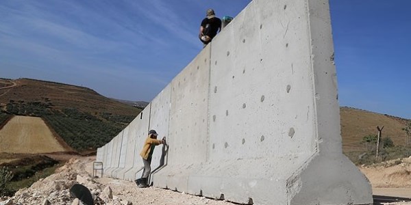 Sınıra 'seyyar duvar'
