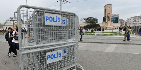 Taksim'de 1 Mayıs töreni düzenlendi