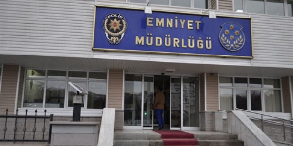 Hesabına para aktaran polis tutuklandı