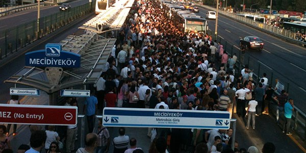 Metrobüs kullananlar yarına dikkat!