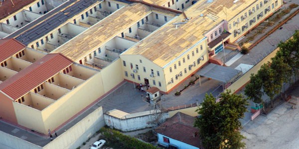 Çocuk mahkuma tecavüz iddiası
