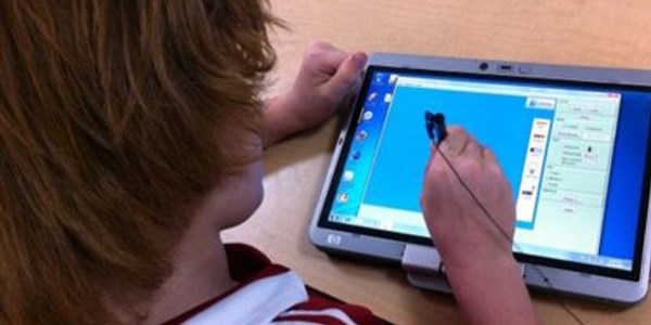 O okulda tabletler geri dağıtıldı