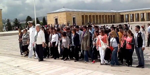 81 ilden gelen hemşireler Anıtkabir'i ziyaret etti