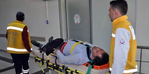 Memurları taşıyan servis kaza yaptı: 17 yaralı