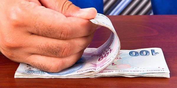 Yanlış hesaba para gönderen müdireye dava