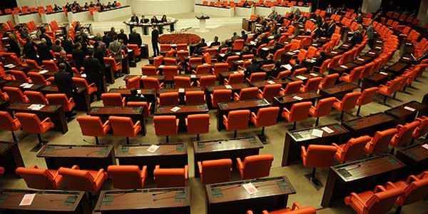 Torba tasarı tatile yetişmeyecek