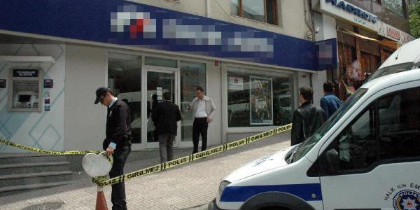 Fatih'te silahlı banka soygunu