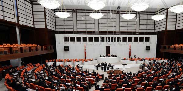 AK Parti'nin 94 önergesi kabul edildi
