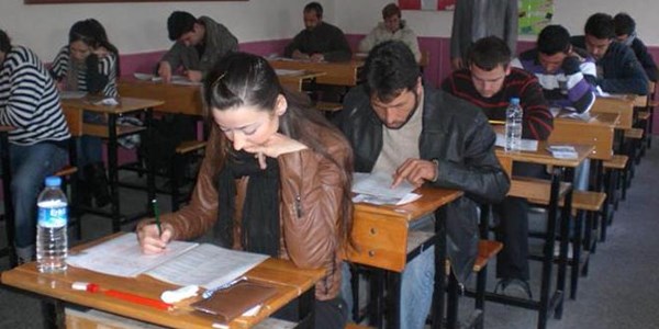 Ehliyet sınav saatine LYS ertelemesi