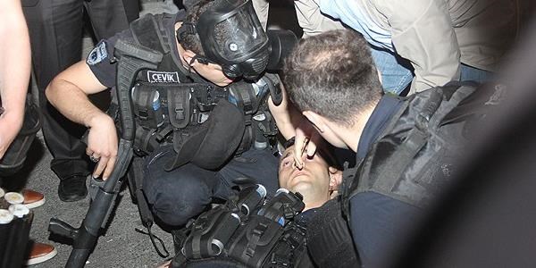 Okmeydanı'nda 8'si polis 9 yaralı