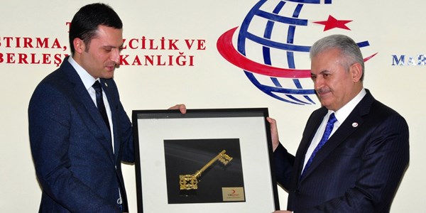 Kızılay'dan 'eşekli tweet'e inceleme