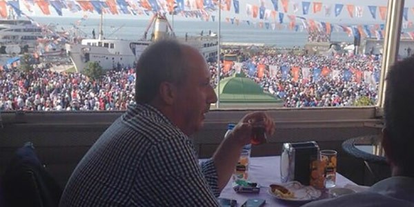 CHP'li İnce, Erdoğan'ın mitingini böyle izledi