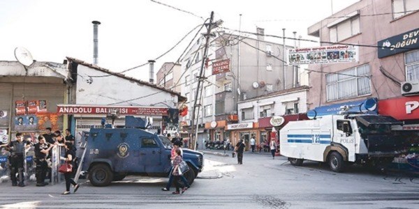 Polis örgüte çatıdan girdi: 43 gözaltı