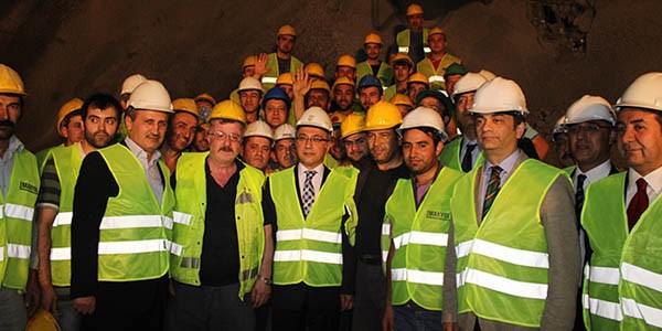 Kasımpaşa-Sütlüce tünelinin ışık göründü