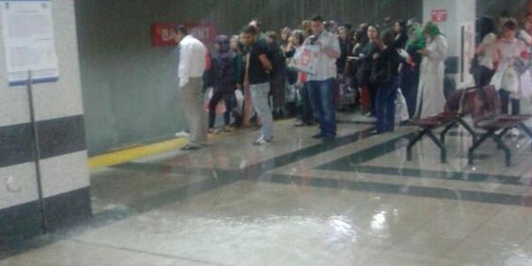 Batıkent metrosunu su bastı