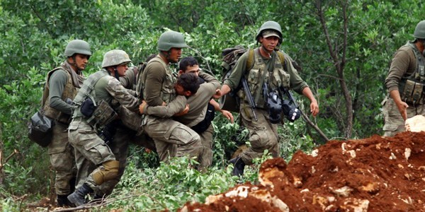 Lice'de 2 asker daha yaralandı