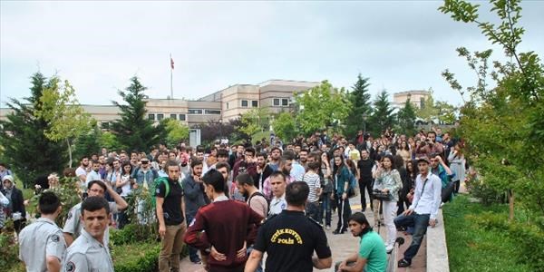 KÜ'de Lice protestosu: 17 gözaltı