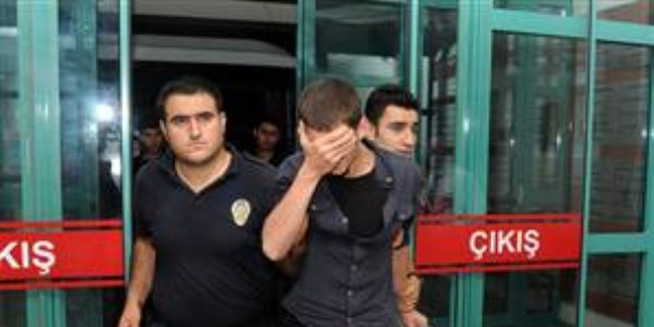54 üniversite öğrencisi gözaltında