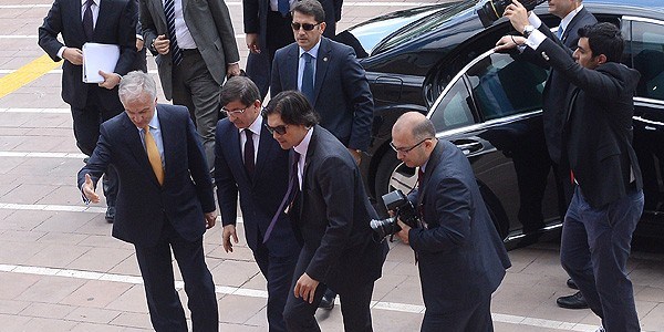 Davutoğlu'ndan Kılıçdaroğlu'na ziyaret