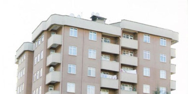 Emekli Genel Müdür, lojmandan çıkmadı