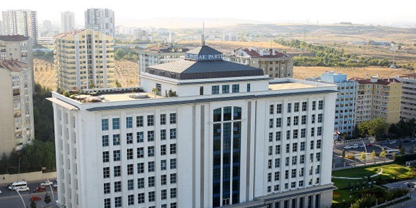 AK Parti'nin 7 il başkanlığına atama