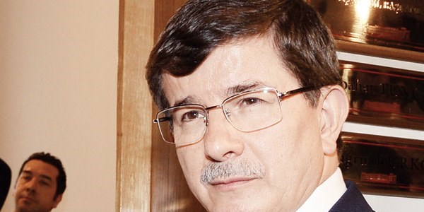 Davutoğlu: İstifa çözüm değil