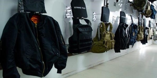 Mühendislerden askere hayalet elbise