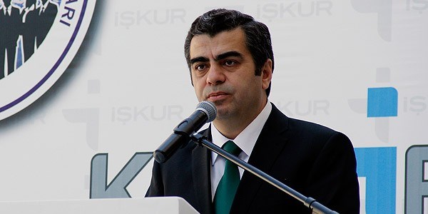 Kışlada Kürtçe marşa tahkikat
