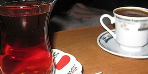 Yemekte çay ve kahve içmeyin!