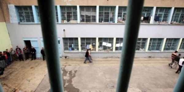 Tutuklu öğrenciyi devlet okutuyor