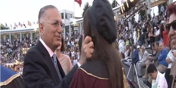 Vekillerden 'çatı' bağışı