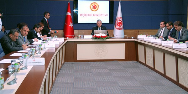 Muhalefet, Dışişleri Komisyonu toplantısını terk etti