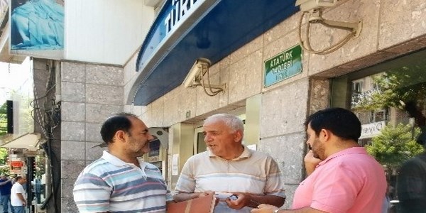 Emekli öğretmenin maaşını polis kurtardı
