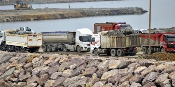 Havaalanı için denize 29 milyon ton taş döküldü