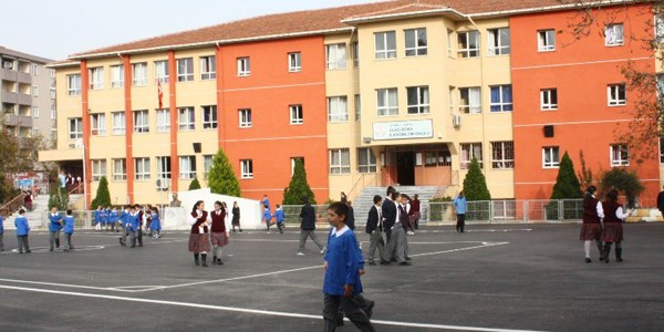 MEB, paydaşları sisteme katmalıydı