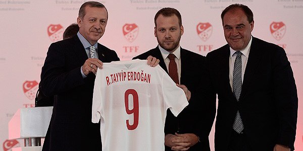 Erdoğan: Tribünlerdeki bu dil milletin değerlerini yansıtmıyor