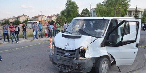 İşçi servisi kaza yaptı: 25 yaralı