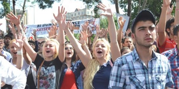 Gezi parkı sorusu görevinden etti