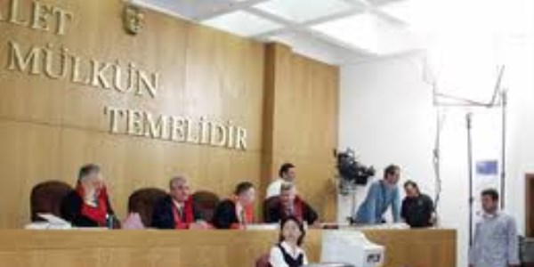 Mahkemedeki memura fazla çalışma ücreti