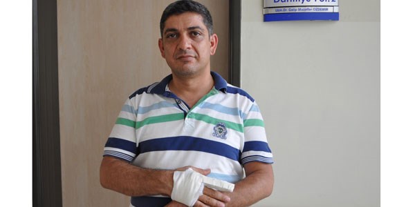 Öğretmen, doktoru dövdü