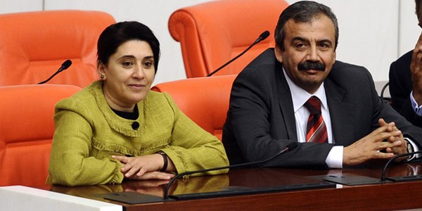 Leyla Zana İmralı Cezaevi'ne gitti