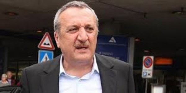 Ağar'ın bir numaralı sanık olduğu dava karıştı