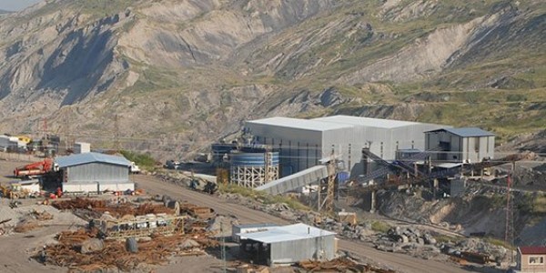 Müfettişler, kapatılan maden ocağına girdi