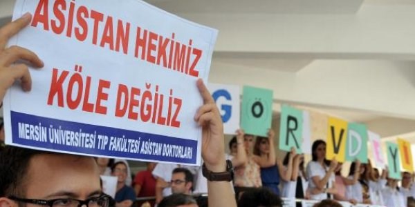 Asistan hekimlerden iş bırakma eylemi
