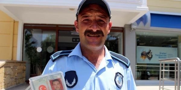 Gökçeadalı Rum kökenli vatandaş belediyede zabıta oldu