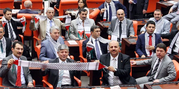 Meclis'te vekillerden İsrail protestosu