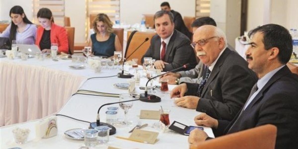 Bir müdür 1.3 milyon öğrenciden önemli
