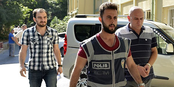 Operasyonu sızdıran polis de gözaltında